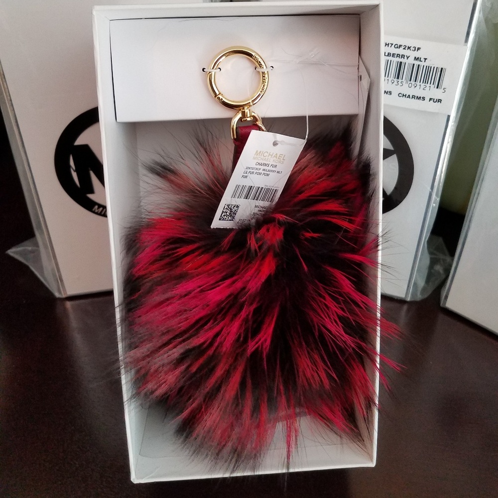 NWT MICHAEL KORS  -  XL Fur Key Chain/Charm - Picture 4 of 8